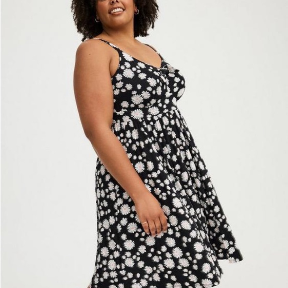 torrid Black Midi Dress with White Daisy Print - Picture 4 of 10